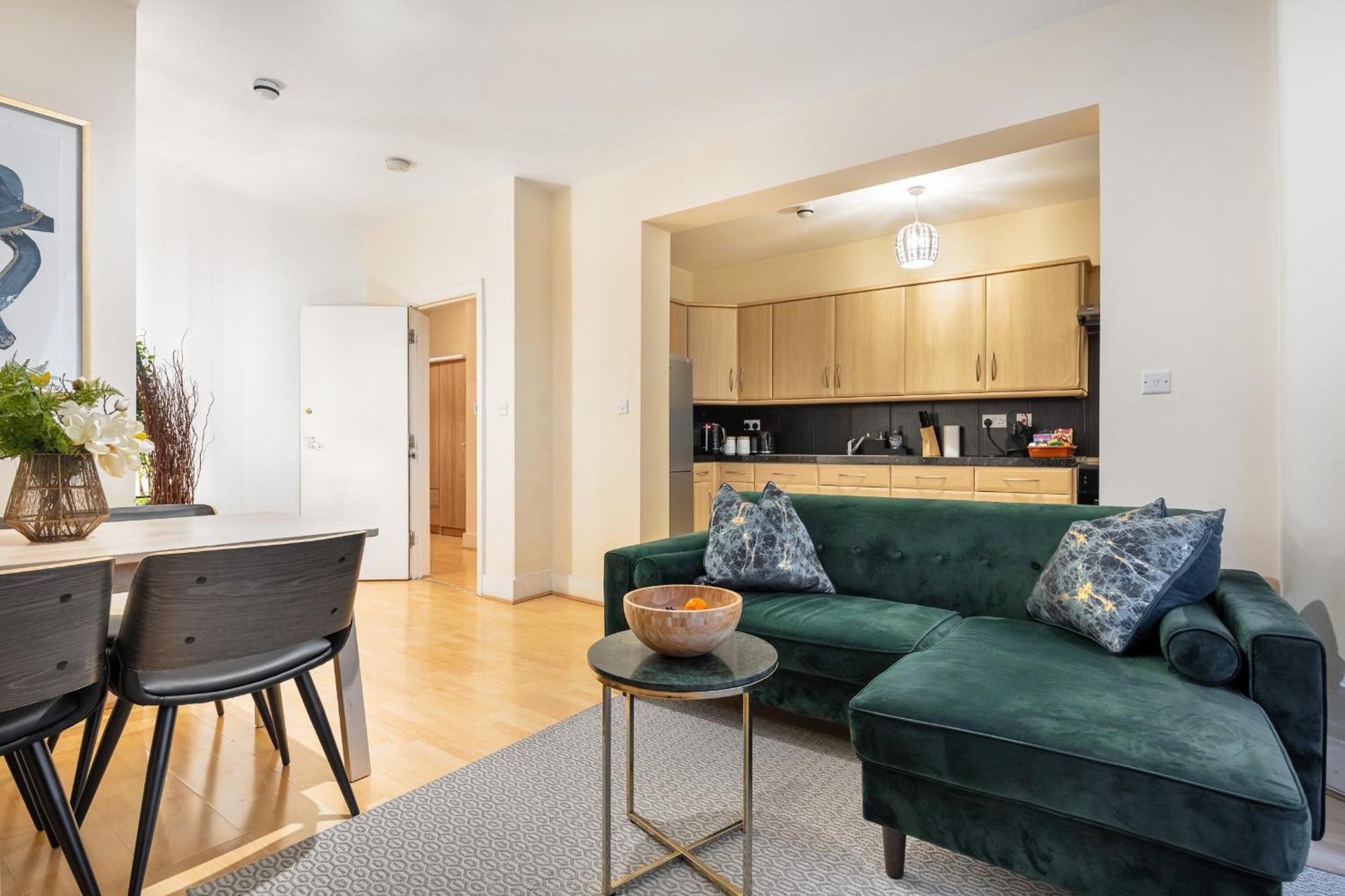 Elegant Kensington Apartment With Patio Londra Esterno foto