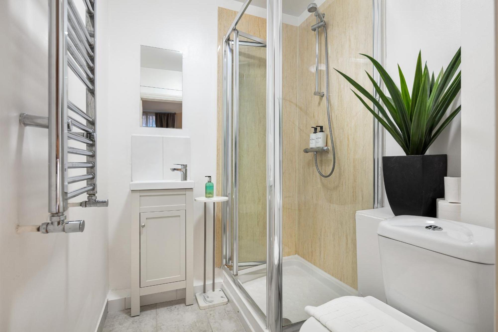 Elegant Kensington Apartment With Patio Londra Esterno foto