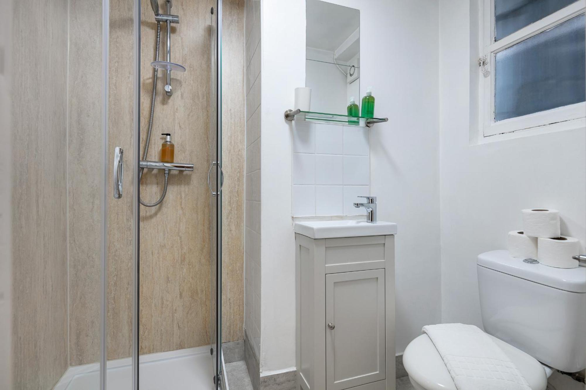 Elegant Kensington Apartment With Patio Londra Esterno foto
