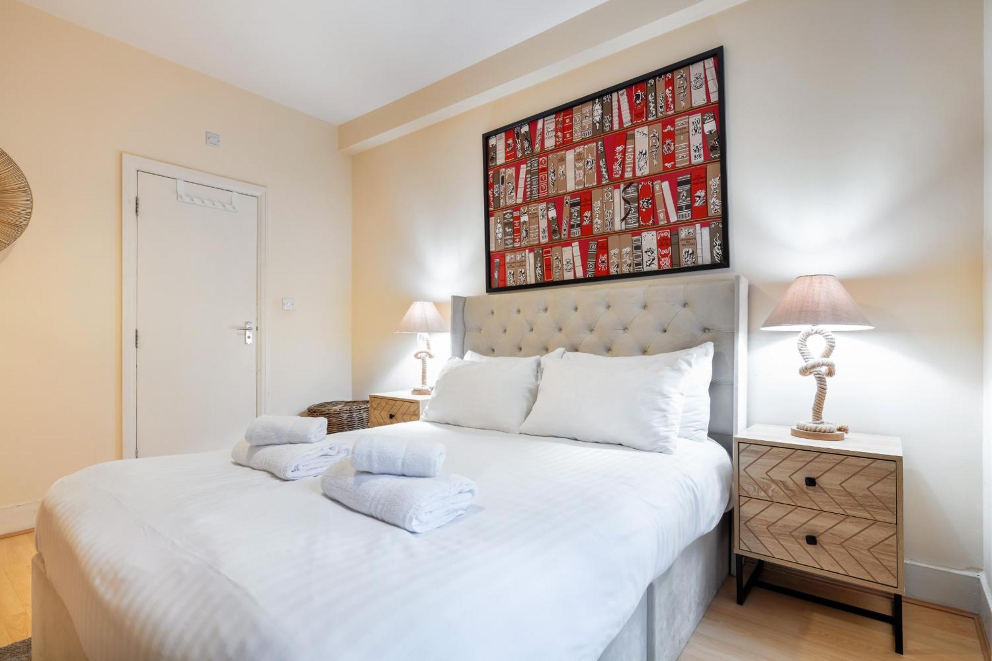 Elegant Kensington Apartment With Patio Londra Esterno foto