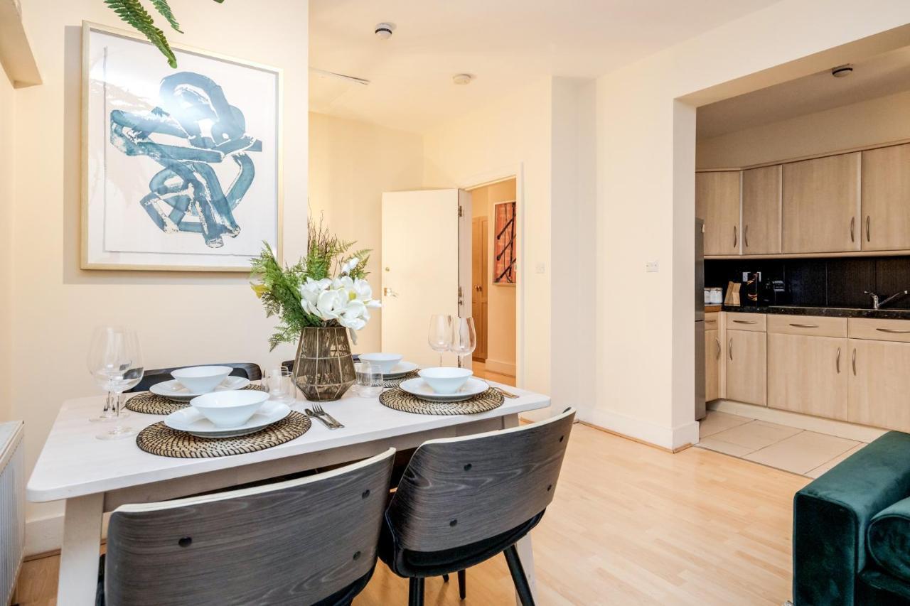 Elegant Kensington Apartment With Patio Londra Esterno foto
